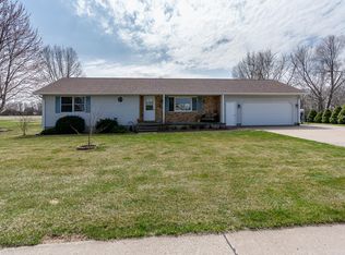 6726 Wellington Dr, Muscatine, IA 52761
