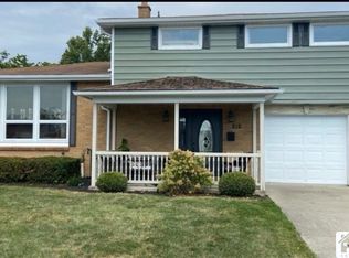 212 N Creek Dr, Cheektowaga, NY 14225