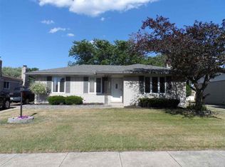 31120 McNamee St, Fraser, MI