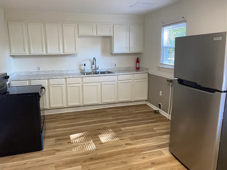 639 Maple St #641 — Photo 7