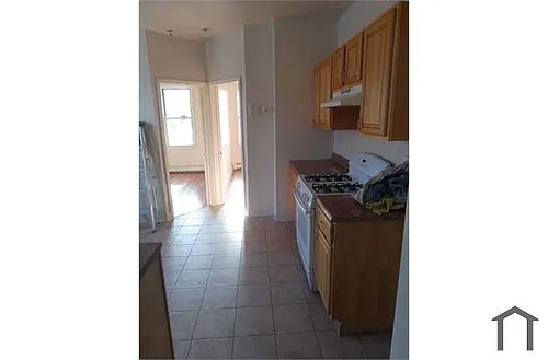 139 Webster Ave #3F Photo 1