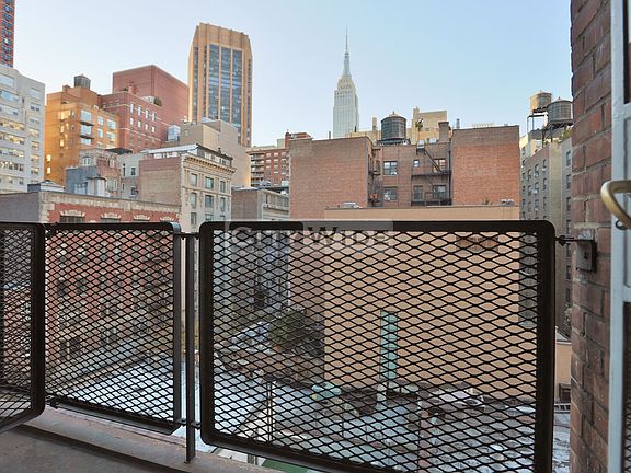 3rd image of 165 E 35th St APT 10C