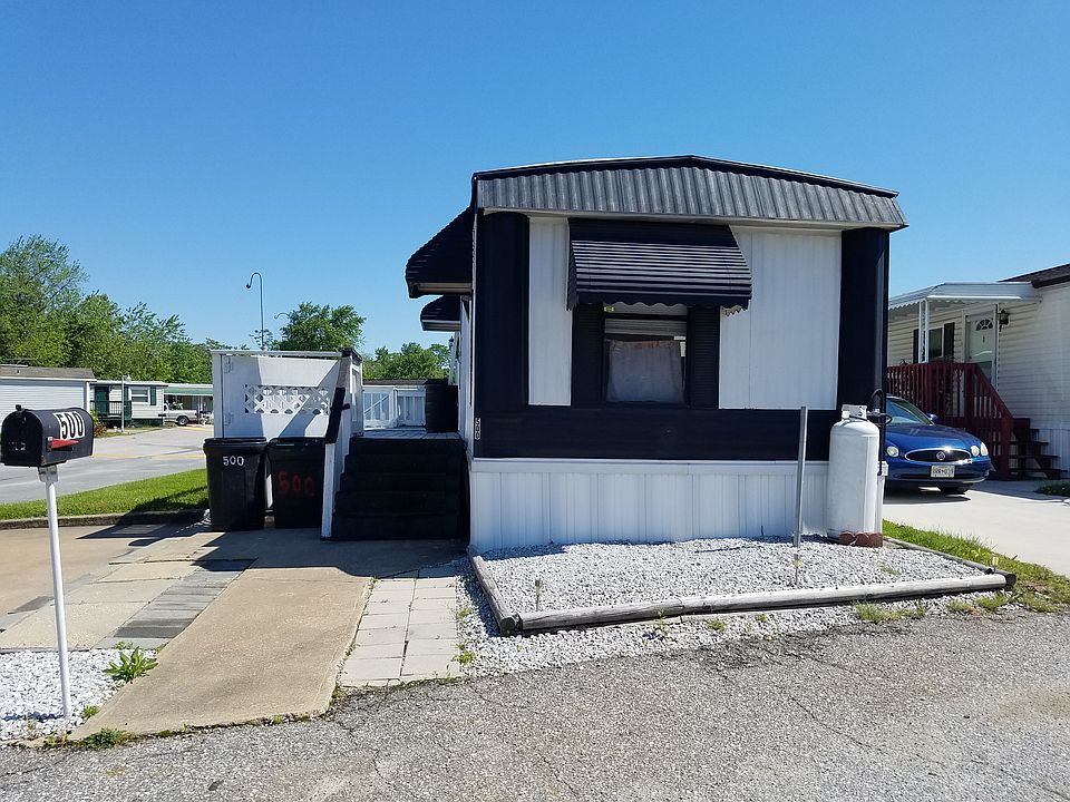 Kitchen in front of home