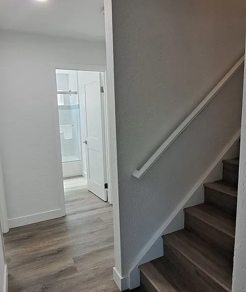 132 Hyannis Ct — Photo 13