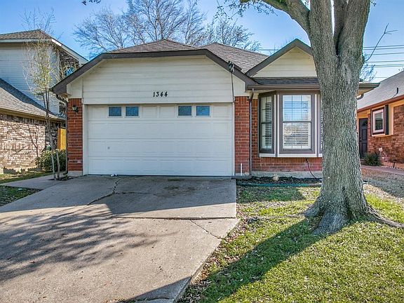 2nd image of 1344 Daffodil Ln