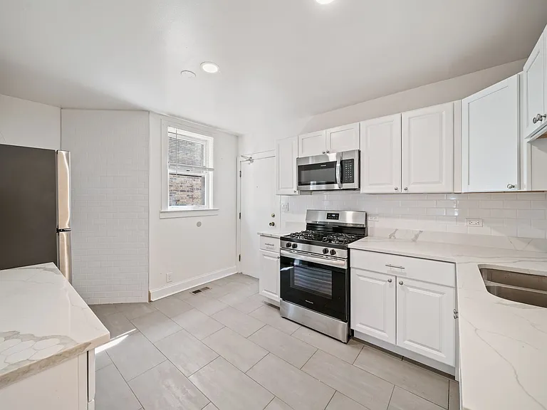 1118 Garnett Pl #1 — Photo 4