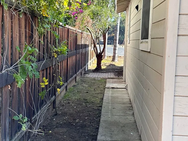 4735 N Thorne Ave — Photo 18