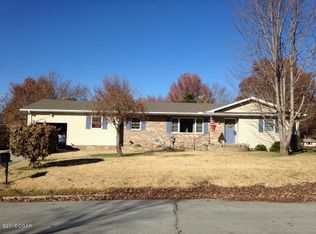 925 Lillie Dr, Carthage, MO 64836