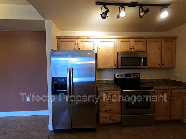 2445 Windrow Dr #A108 — Photo 8