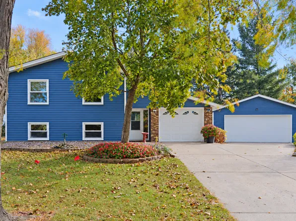 8469 Ivan Ave S, Cottage Grove, MN 55016