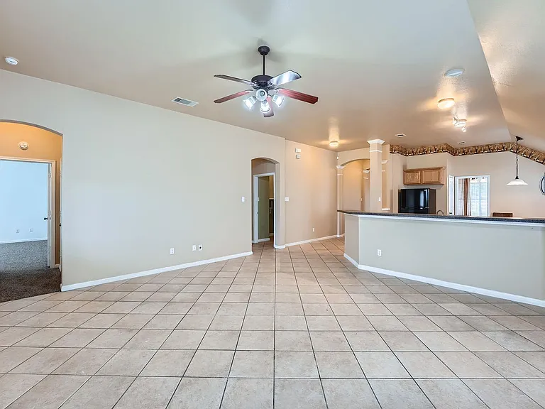 1402 Weatherford Dr — Photo 8