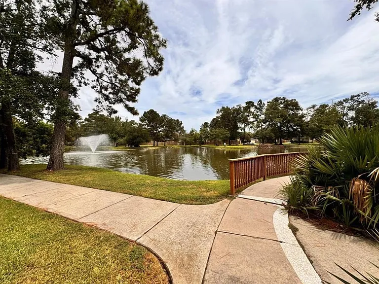 14322 Baron Creek Ln — Photo 18