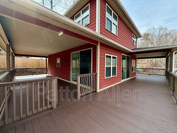 3rd image of 22 Bassett Rd