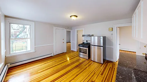 89 Carlisle St Photo 1