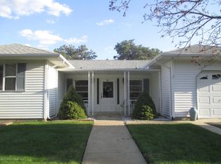 32 Doral Dr, Toms River, NJ 08757