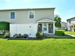 2812 Ivy Hill Cir UNIT B, Cortland, OH 44410