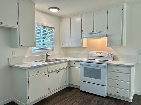 2nd image of 905 S Russell Ave APT 2