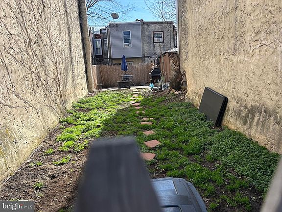 2nd image of 2626 Reed St