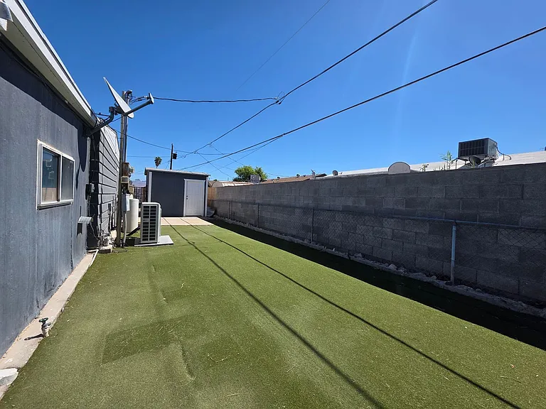 1204 Church St — Photo 16