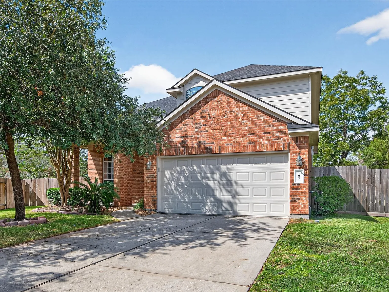 4 bed, 2.5 bath, 2286 sqft, $2,600 — Photo 4