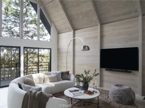 28287 Bern Ln, Lake Arrowhead, CA 92352