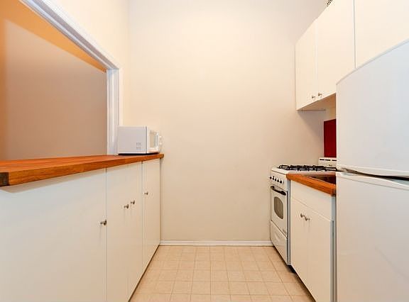 4th image of 340 E 83rd St