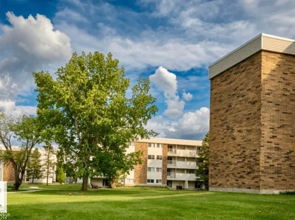 11255 31st Ave NW #31, Edmonton, AB T6J 3V6