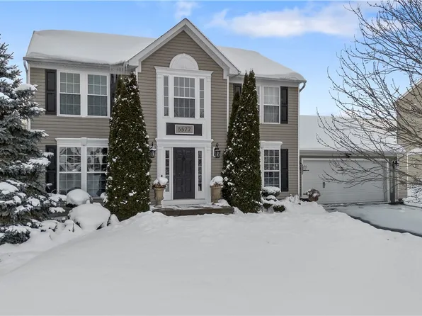 5577 Cairns Trl, Clay, NY 13041