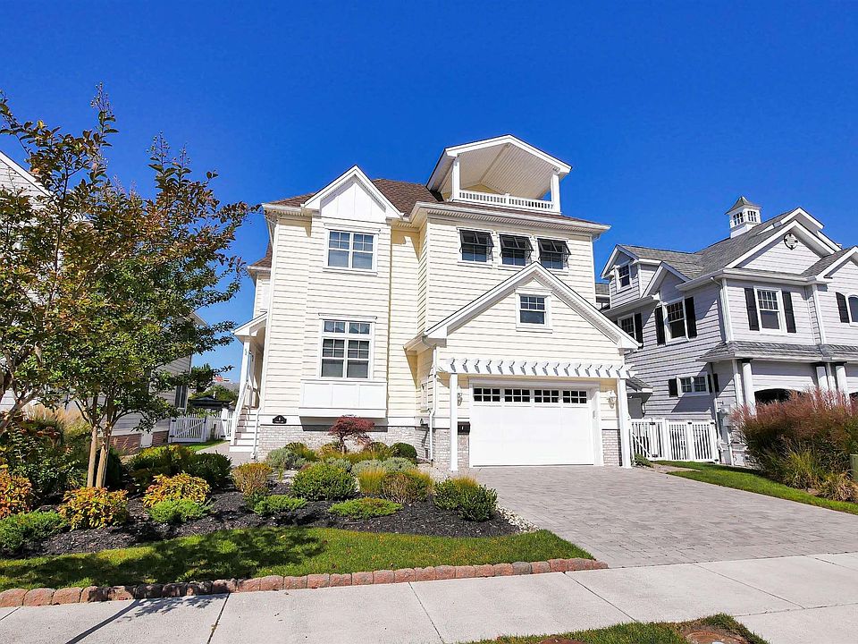 1st image of 8 Tobago Ln