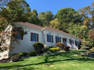 15 Wilkeshire Blvd, Randolph, NJ 07869