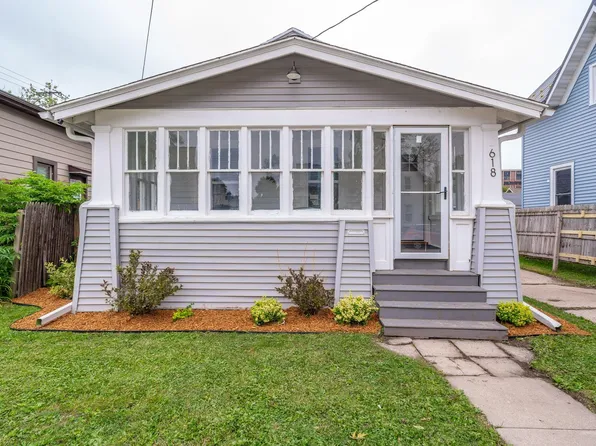 618 N Superior St, Appleton, WI 54911