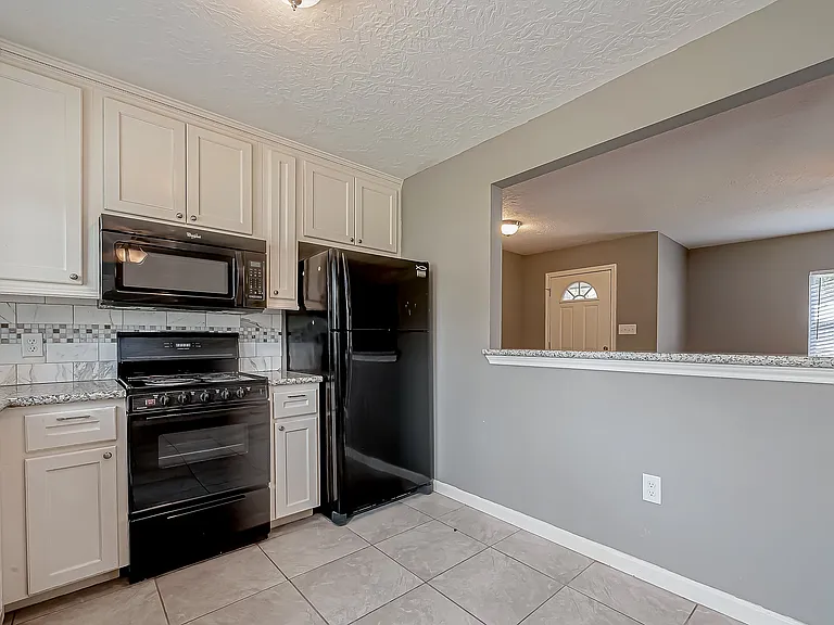 1513 George St — Photo 12