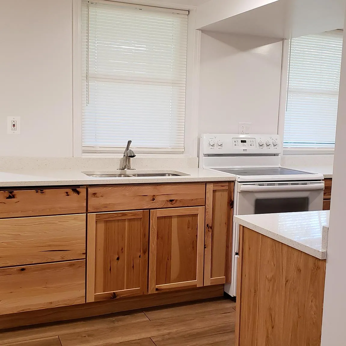 619 N Genesee St — Photo 1