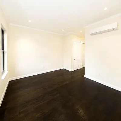 Rented by Icon Realty Management | media 33