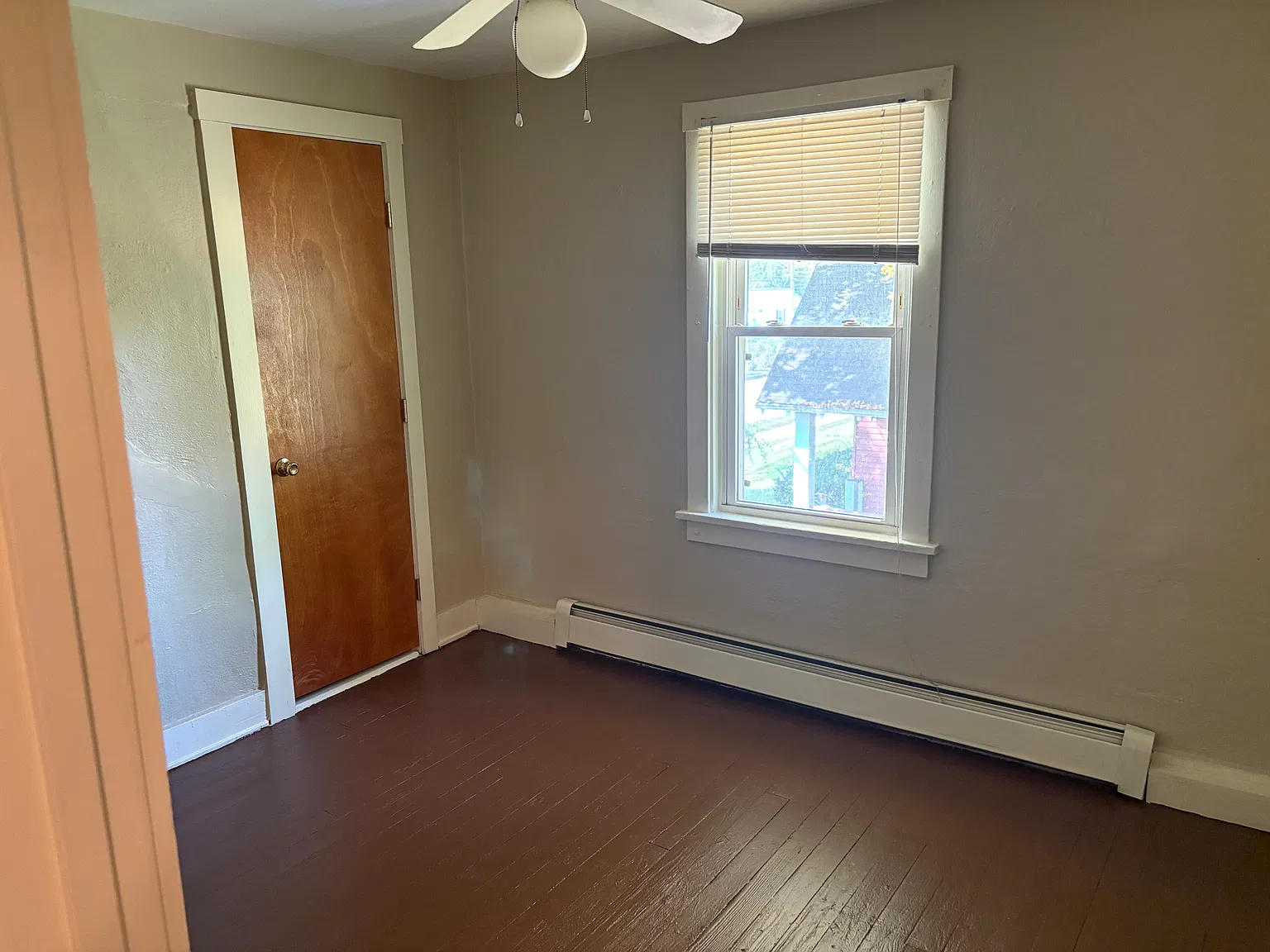 3 bed, 1000 sqft, $1,850 — Photo 2