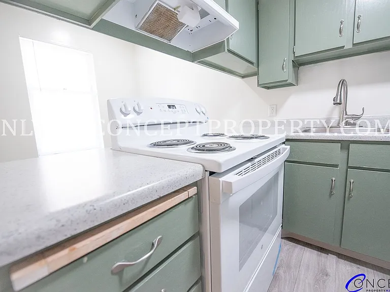 223 E 3rd Ave — Photo 54