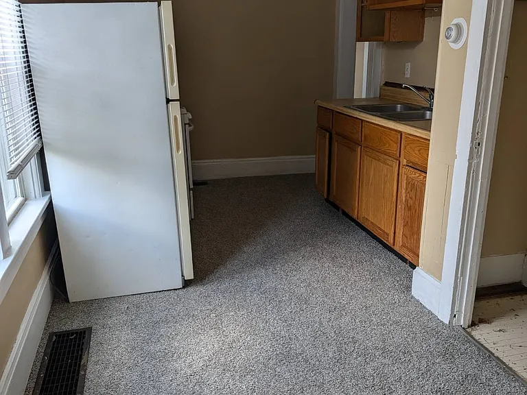 1508 S Linden Ave — Photo 5