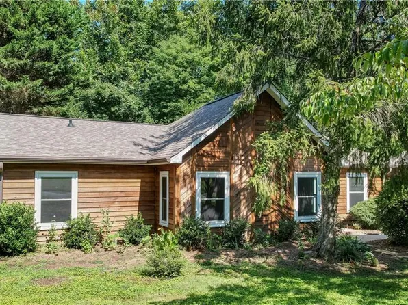 4620 Pennoak Rd, Greensboro, NC 27407