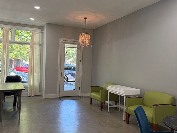 4th image of 2907 35th St
