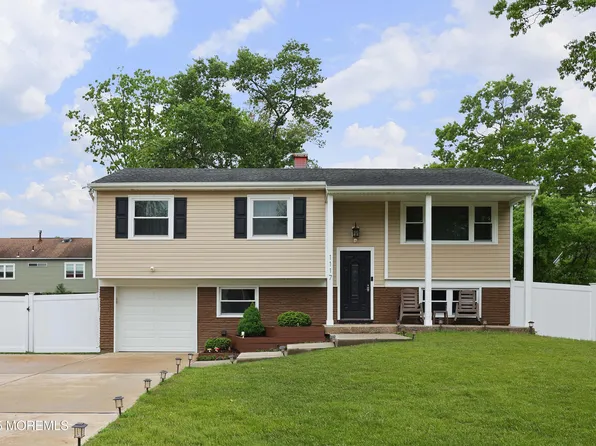 1117 Ruby Drive, Toms River, NJ 08753
