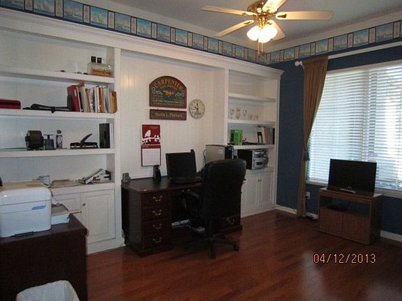 5th image of 300 Caldarella Cir