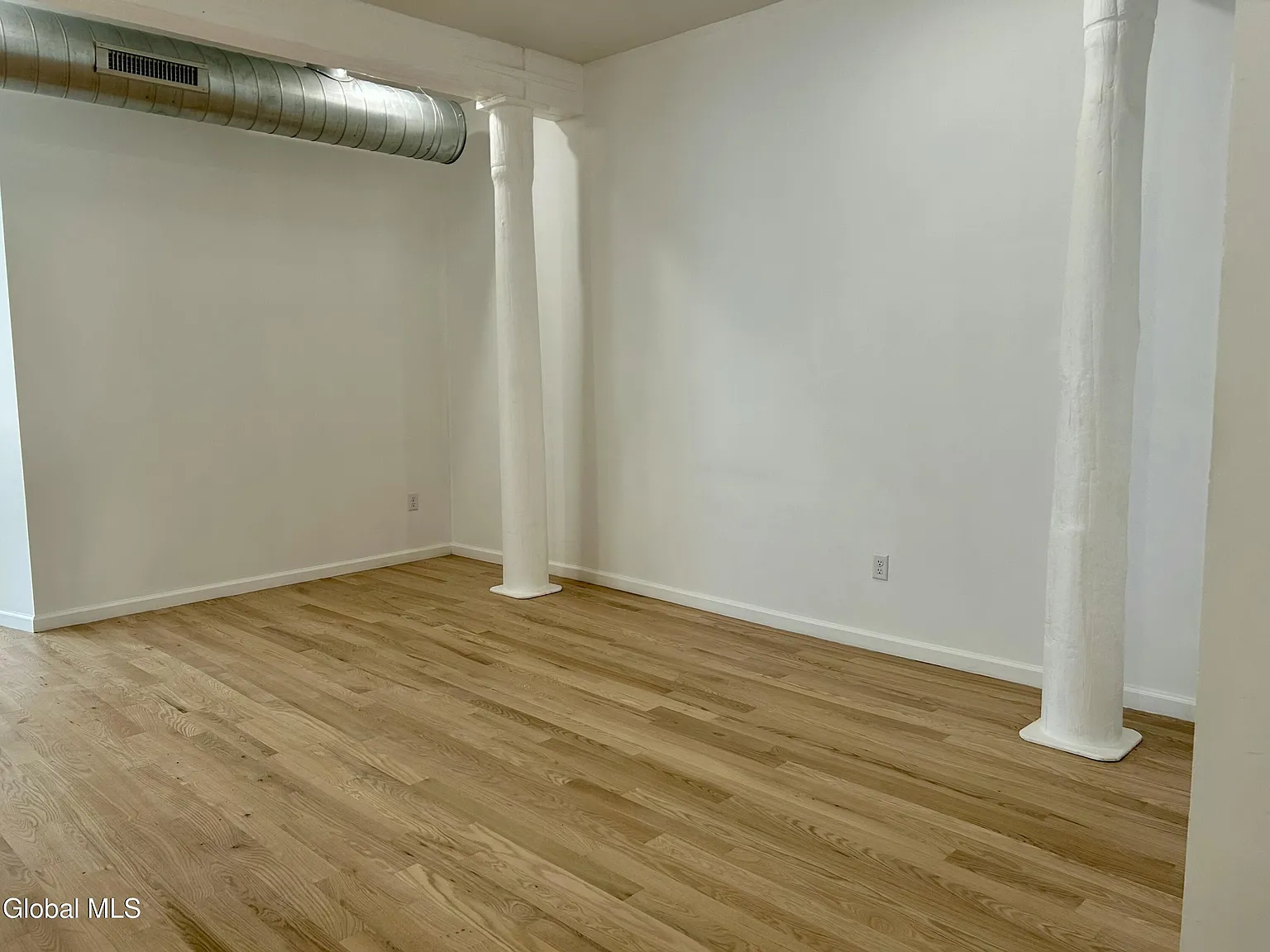 2 bed, 1100 sqft, $2,100 — Photo 4