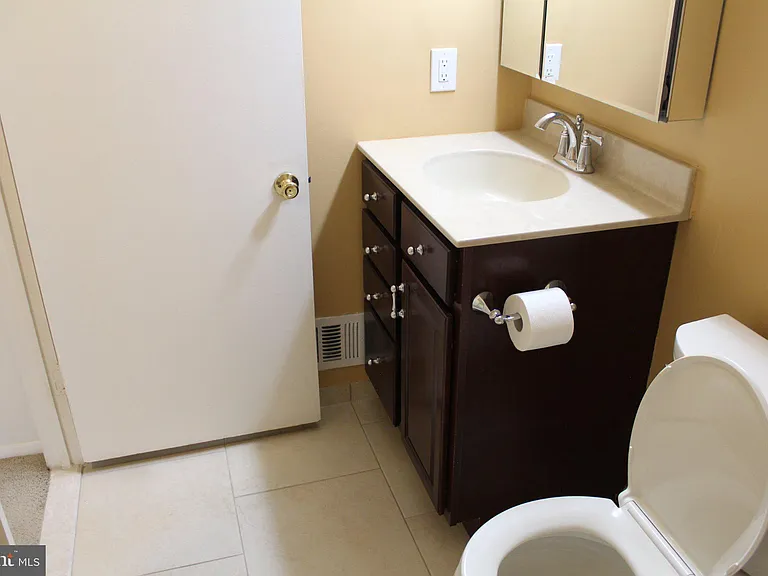 1120 Linkside Dr — Photo 8