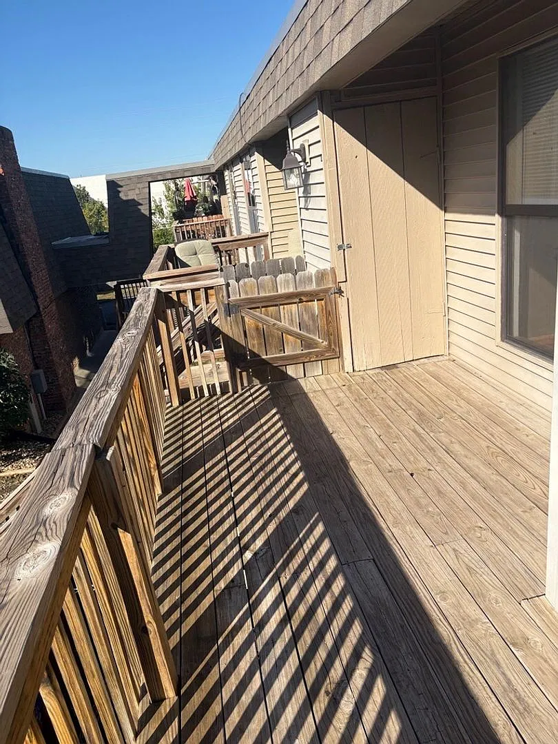 Spacious 2 Bed, 2 Bath Condo Near 29th & Fairlawn — Photo 2