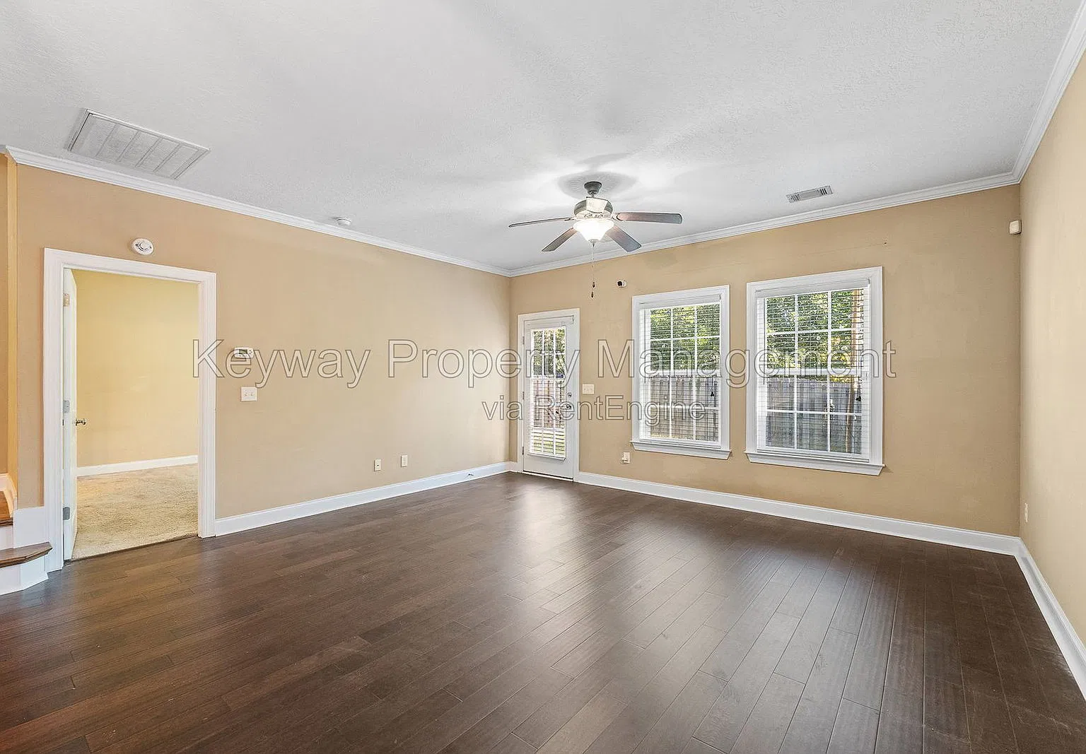 3 bed, 2.0 bath, 1570 sqft, $1,835 — Photo 3