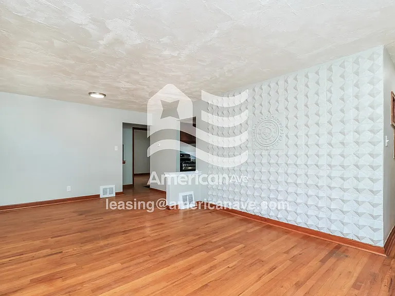 1471560_004_wm_-_living_room_12892589.jpg