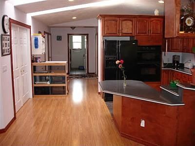 Hall way to full bathroom