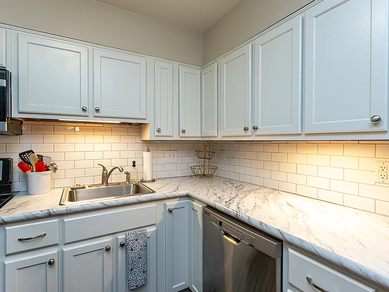 1036 Armstrong Mill Rd #B — Photo 13
