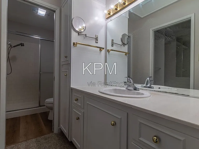 6829 Mill Springs Ct — Photo 22