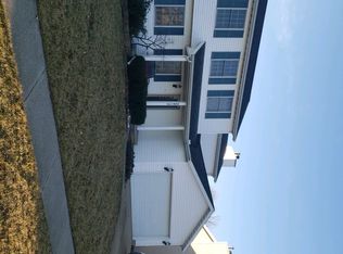 2813 Clearwater Ave, Bloomington, IL 61704